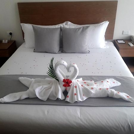 Nalagi Hotel Nadi Esterno foto